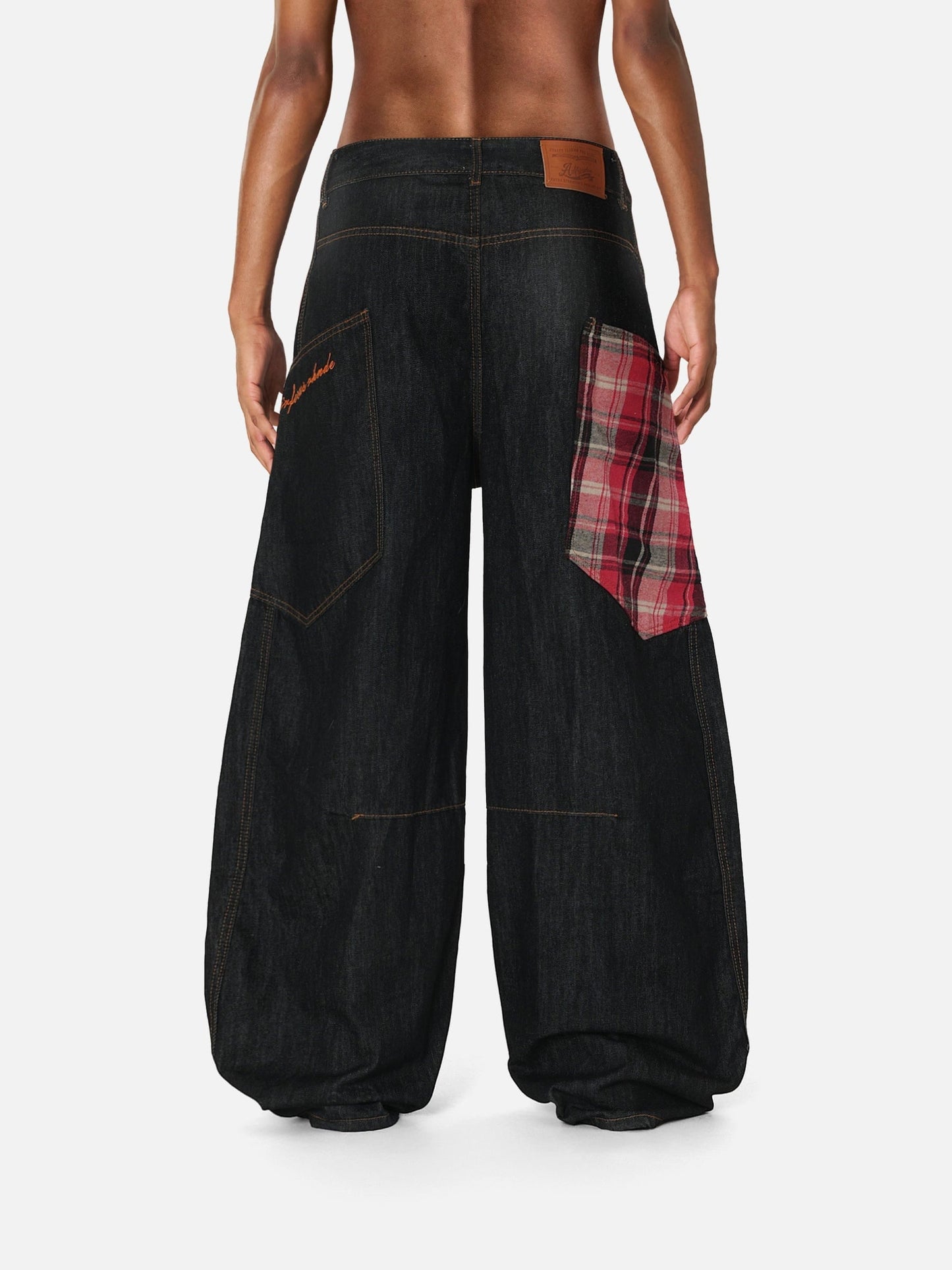 PatchWave™ Barrel Jeans