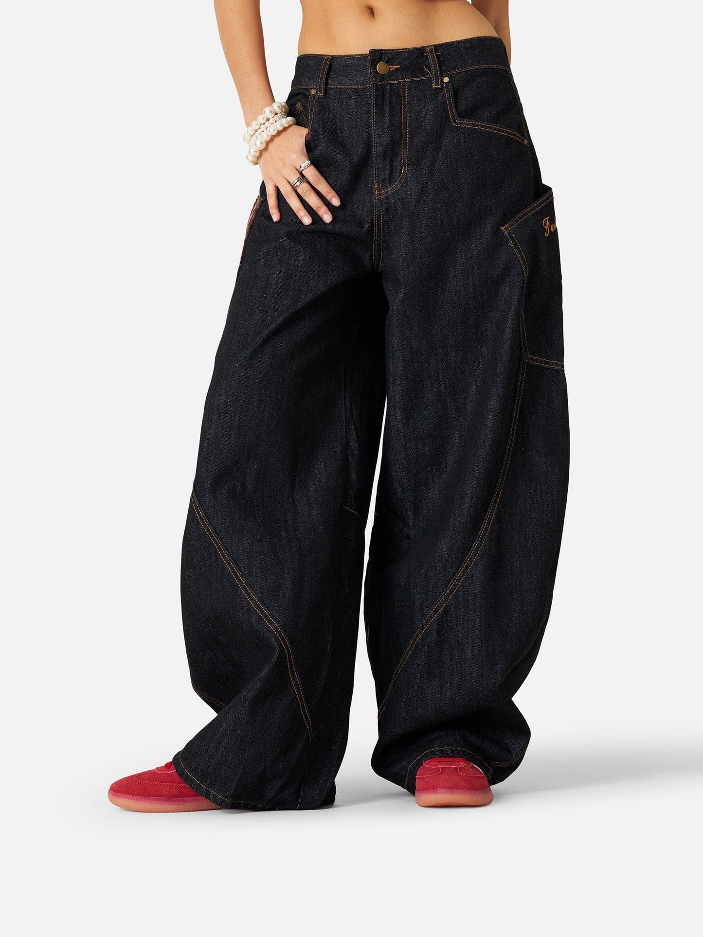 PatchWave™ Barrel Jeans