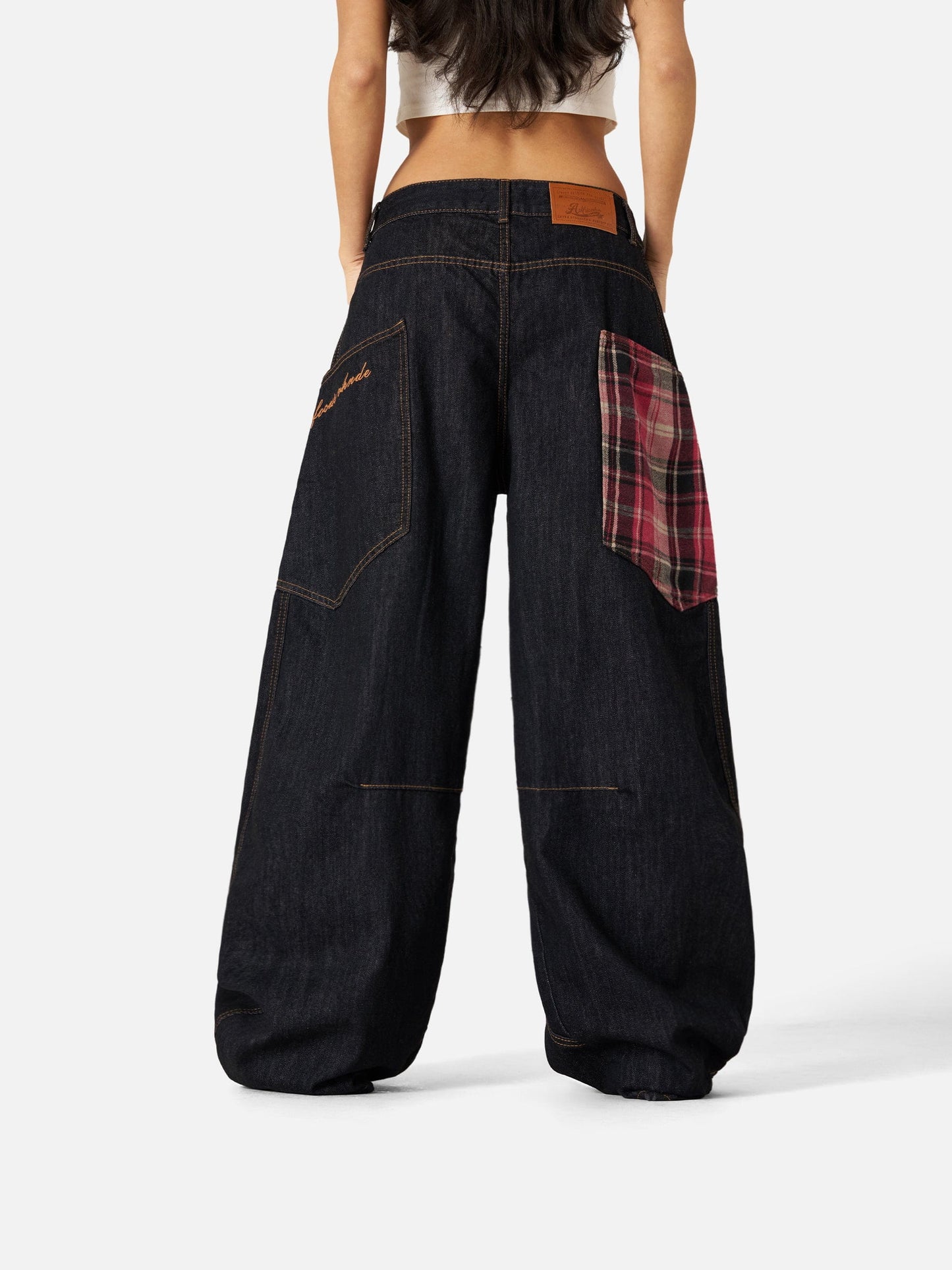 PatchWave™ Barrel Jeans